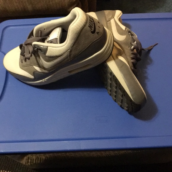 ❌ SOLD ❌Nike Air Max Mens size 12 Gray/ Gray❌ - Picture 4 of 5